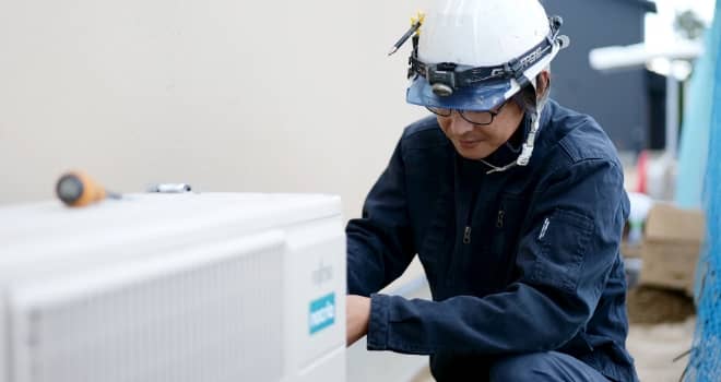 空調設備工事の仕事風景写真01